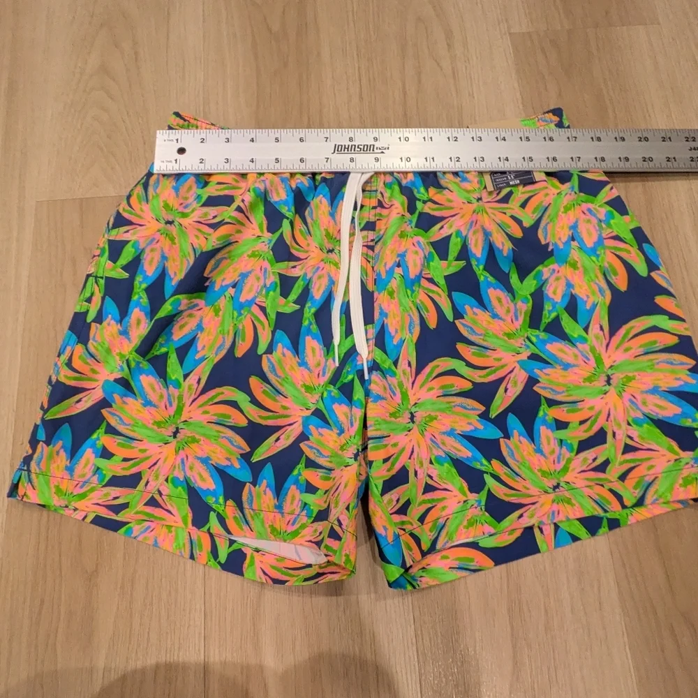 Chubbies Florescent Leaves Swim Trunks Size XL